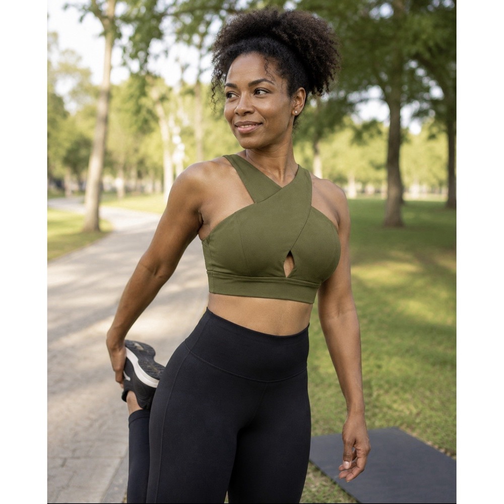 BuffBunny Harmony Padded Sports Bra Green Cutout Keyhole Size Medium